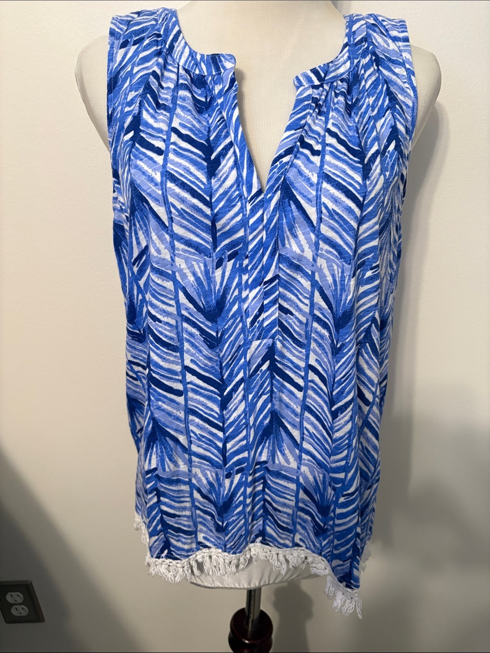 Lilly Pulitzer Blue & White Leaf-Print Fringe Hem Top